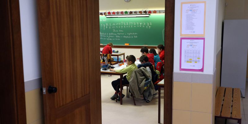 Escola Básica de Costa Cabral: Bloco questiona governo